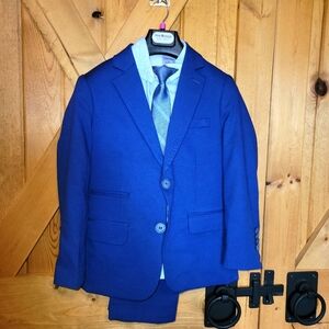 Isaac Mizrahi Boys Blue Suit Jacket Pants  Tie And Dress Shirt Size 6